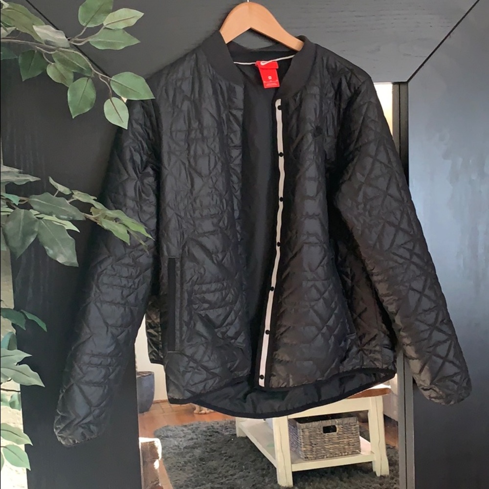 NIKE DOWN JACKET